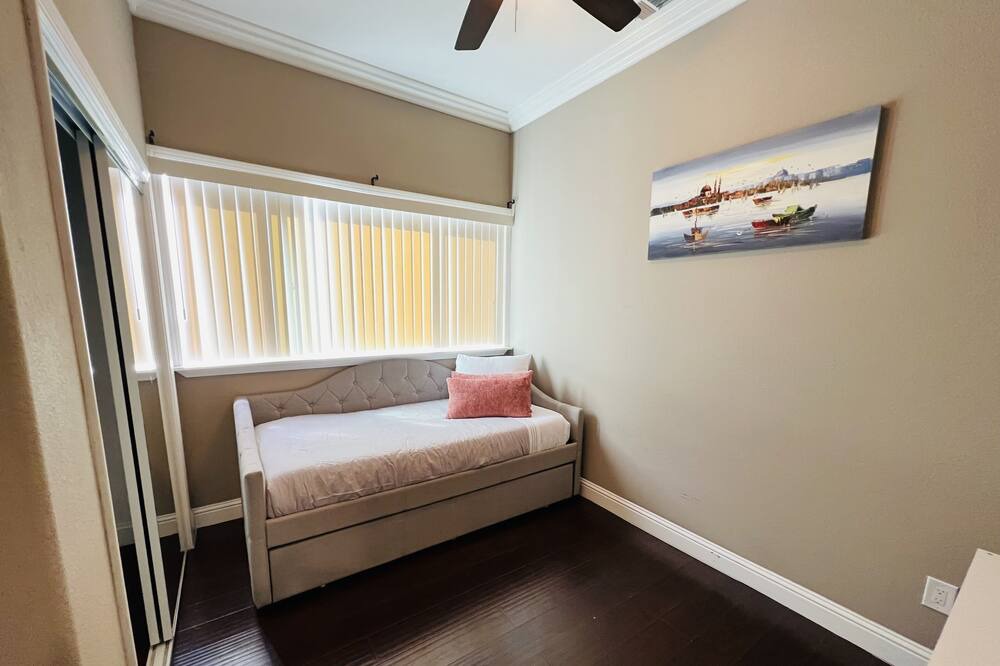 Photo of Bedroom in Castro Valley