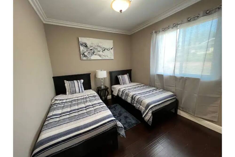 Photo of Bedroom in Castro Valley