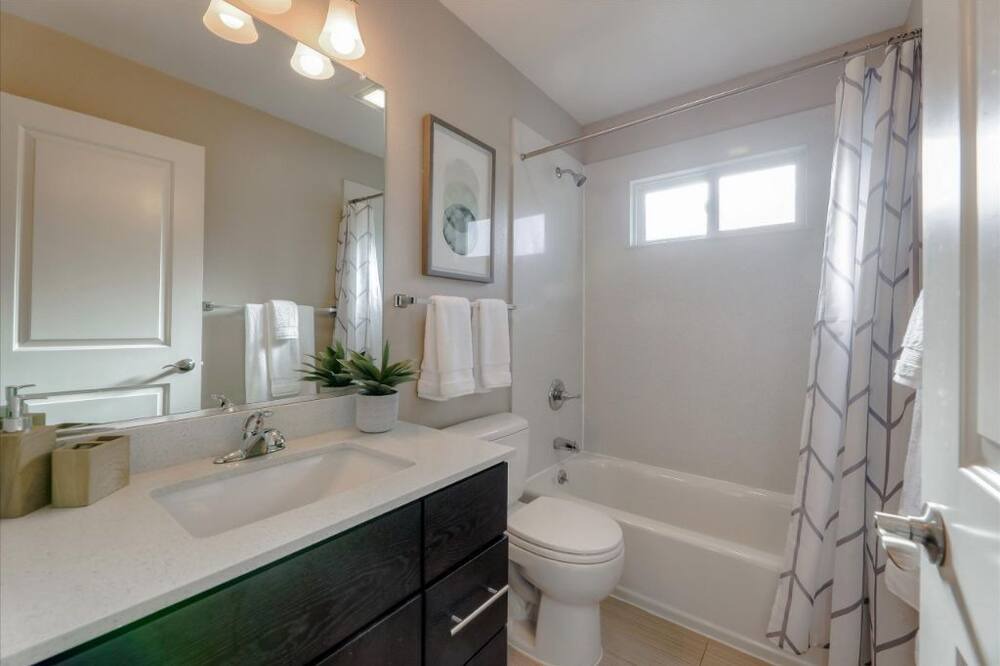 Photo of Bathroom in Alamo