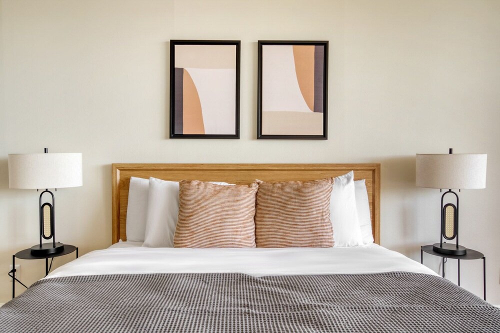 Photo of Bedroom in Central San Mateo