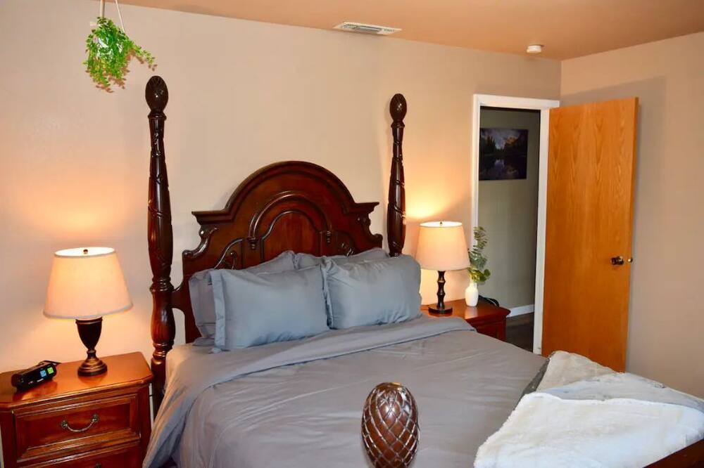 Photo of Bedroom in Coarsegold