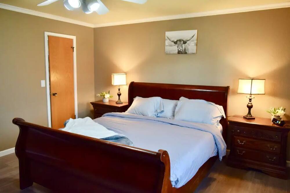 Photo of Bedroom in Coarsegold
