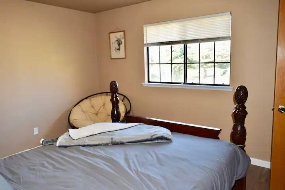 Photo of Bedroom in Coarsegold
