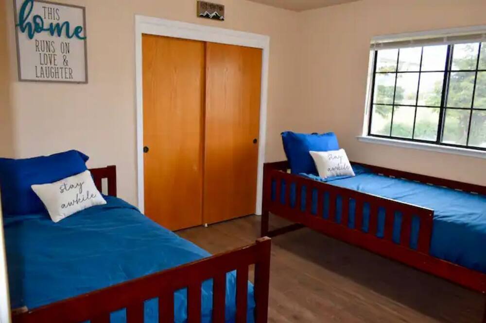 Photo of Bedroom in Coarsegold