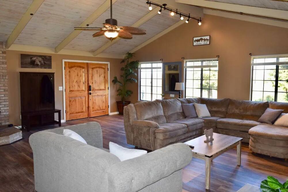 Photo of Livingroom in Coarsegold
