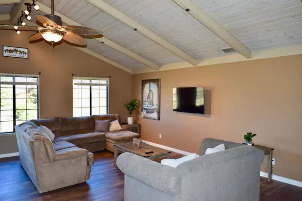 Photo of Livingroom in Coarsegold