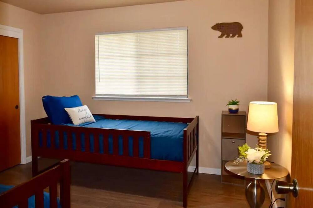 Photo of Bedroom in Coarsegold