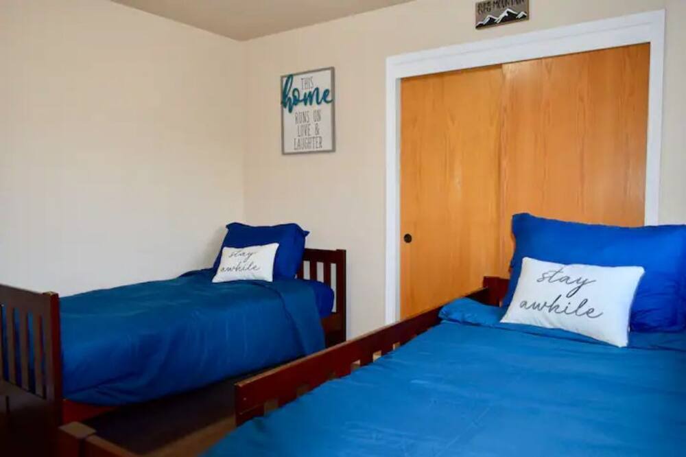 Photo of Bedroom in Coarsegold
