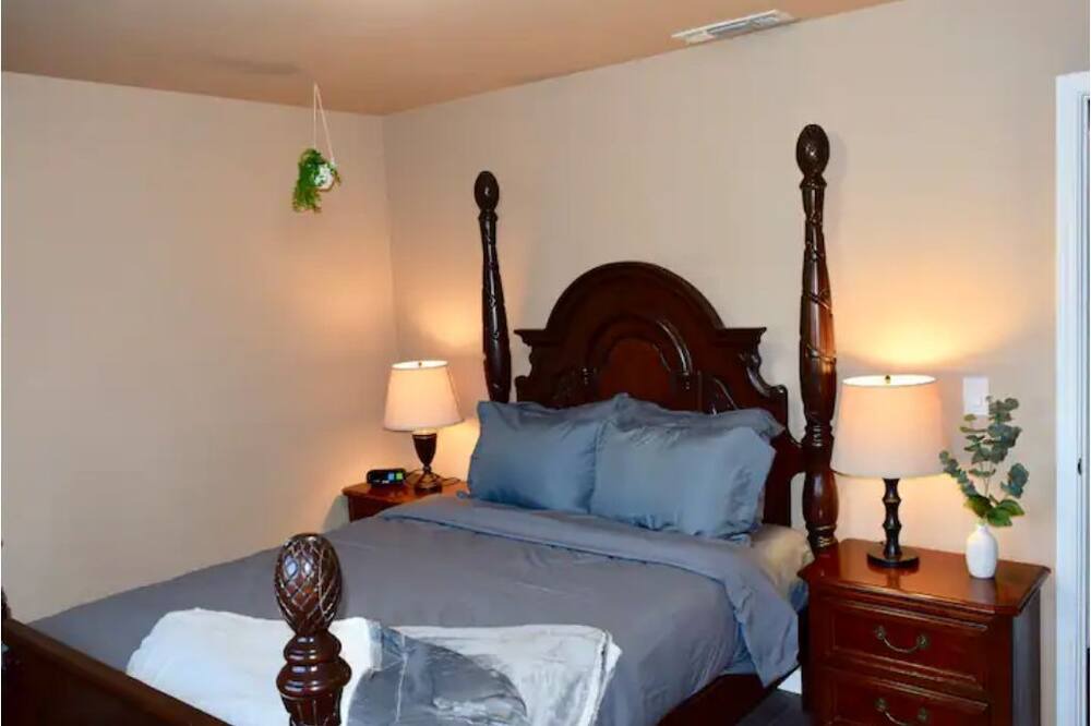 Photo of Bedroom in Coarsegold