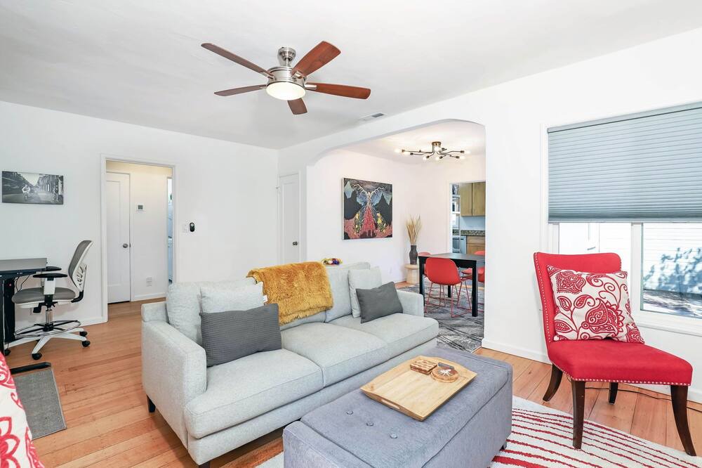 Photo of Bedroom in Oakland