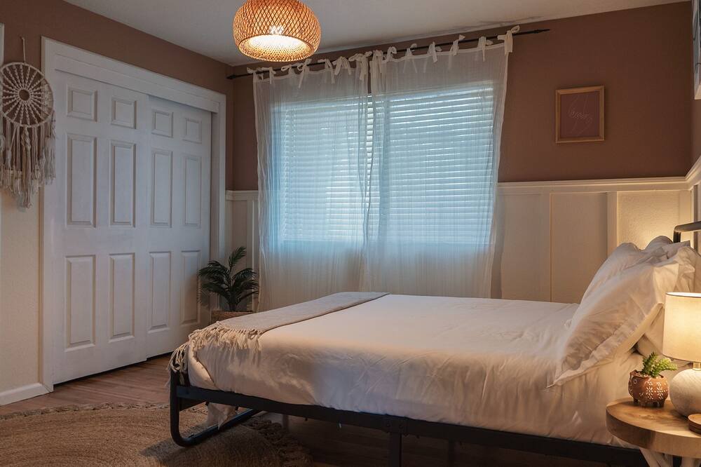 Photo of Bedroom in Greenacres