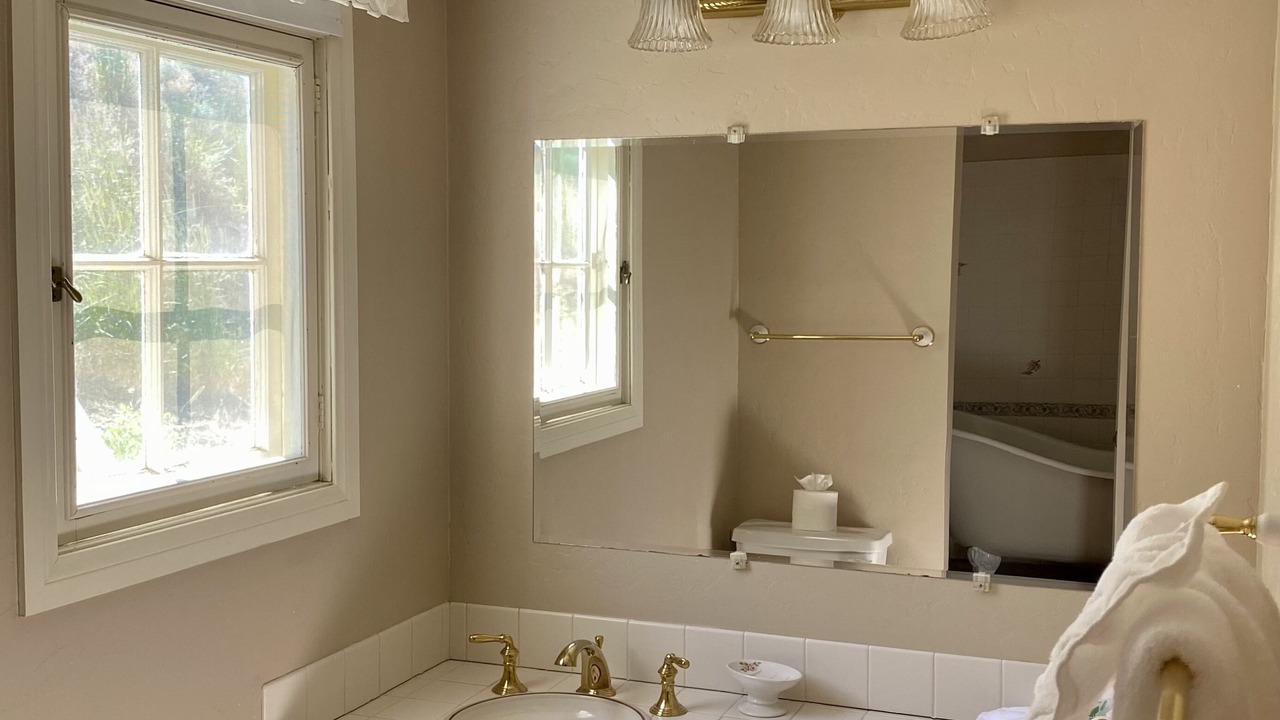 Photo of Bathroom in Lee Vining