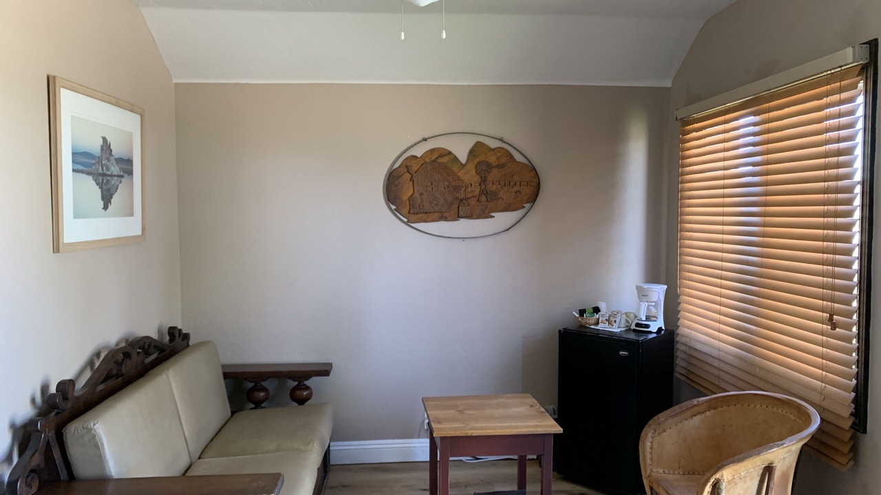 Photo of Livingroom in Lee Vining
