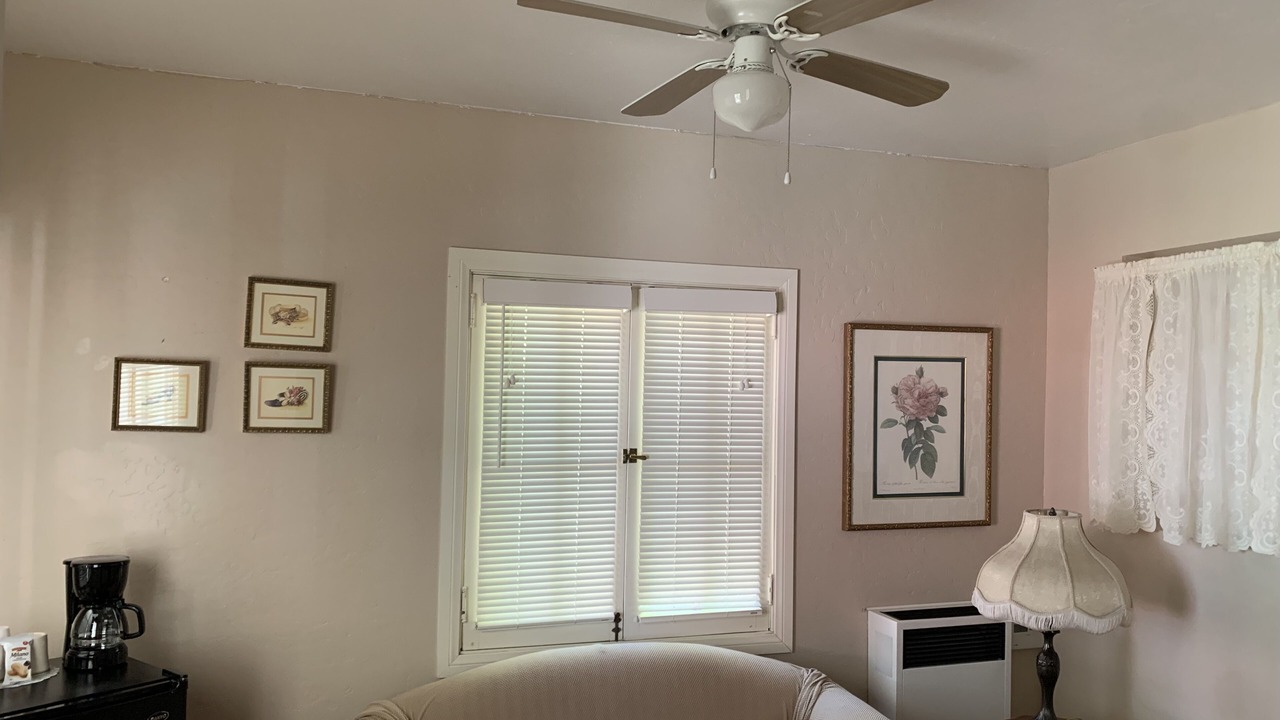 Photo of Bedroom in Lee Vining