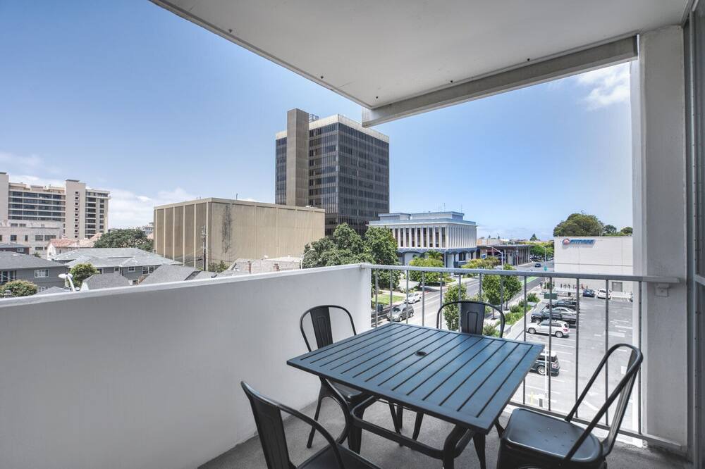 Photo of Patio Balcony in Central San Mateo