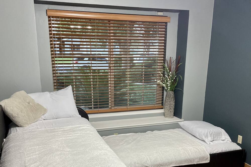 Photo of Bedroom in Greenacres