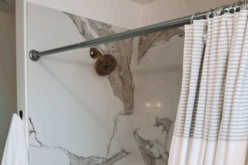 Photo of Bathroom in Girvan