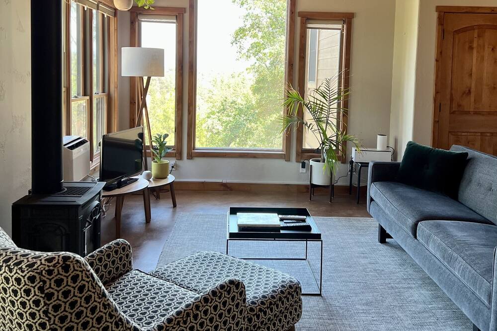 Photo of Livingroom in Groveland