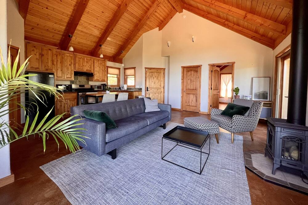 Photo of Livingroom in Groveland