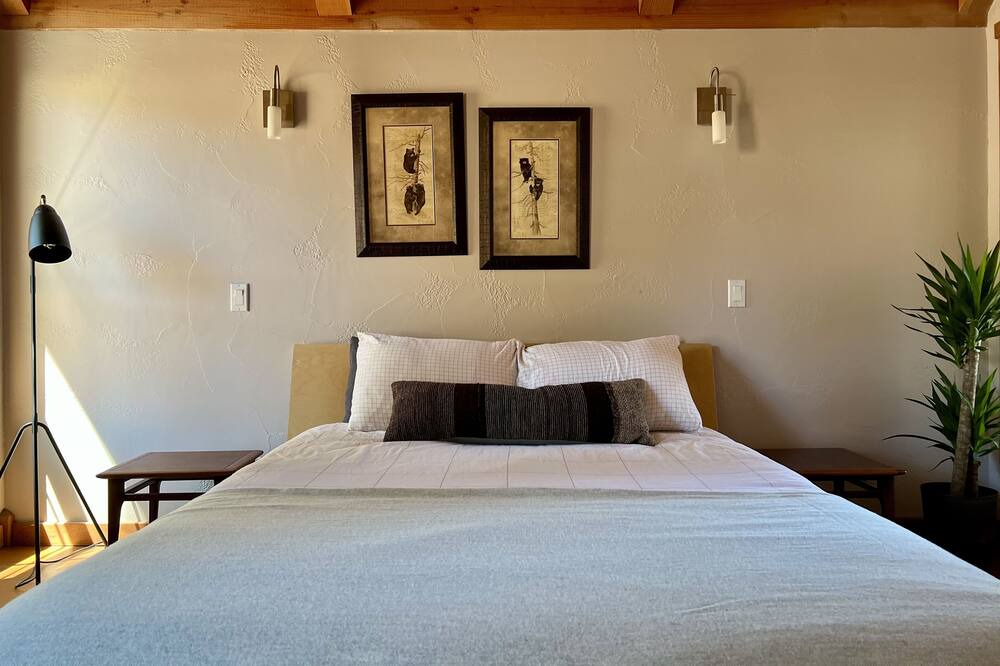 Photo of Bedroom in Groveland