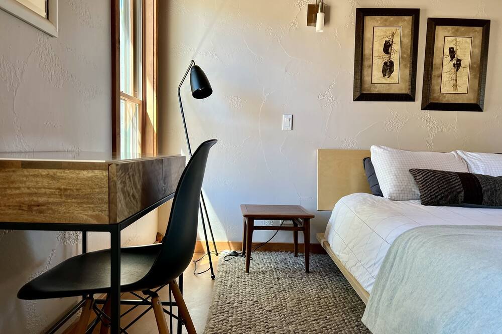 Photo of Bedroom in Groveland