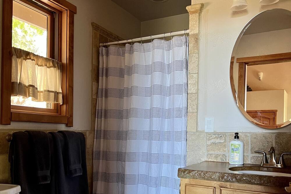 Photo of Bathroom in Groveland