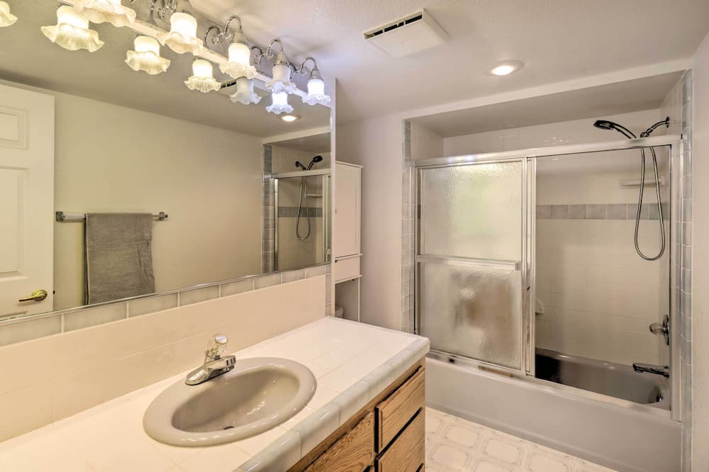 Photo of Bathroom in Carson City