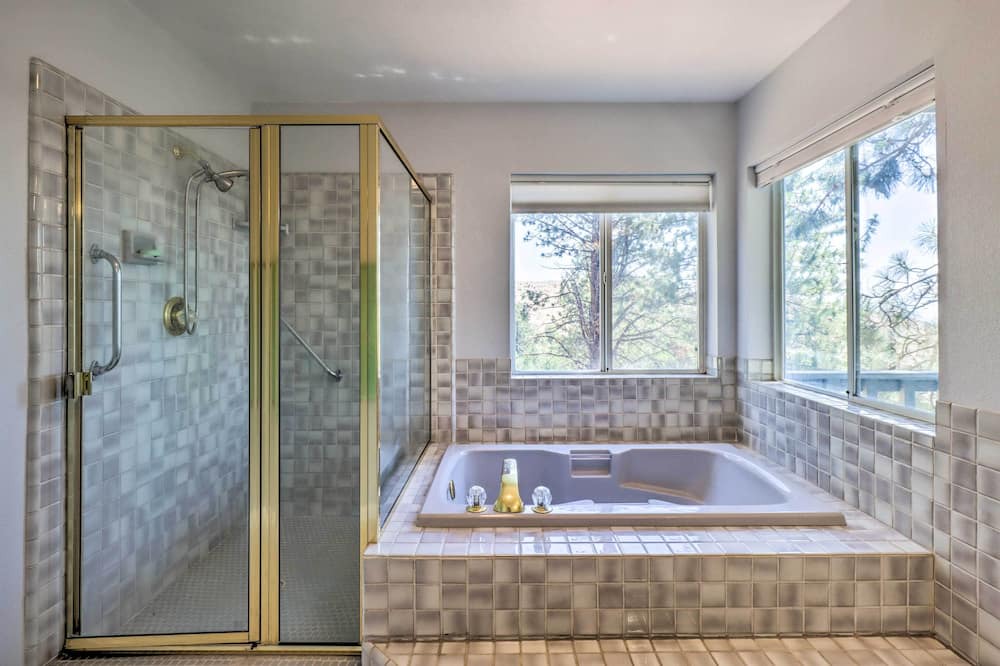 Photo of Bathroom in Carson City