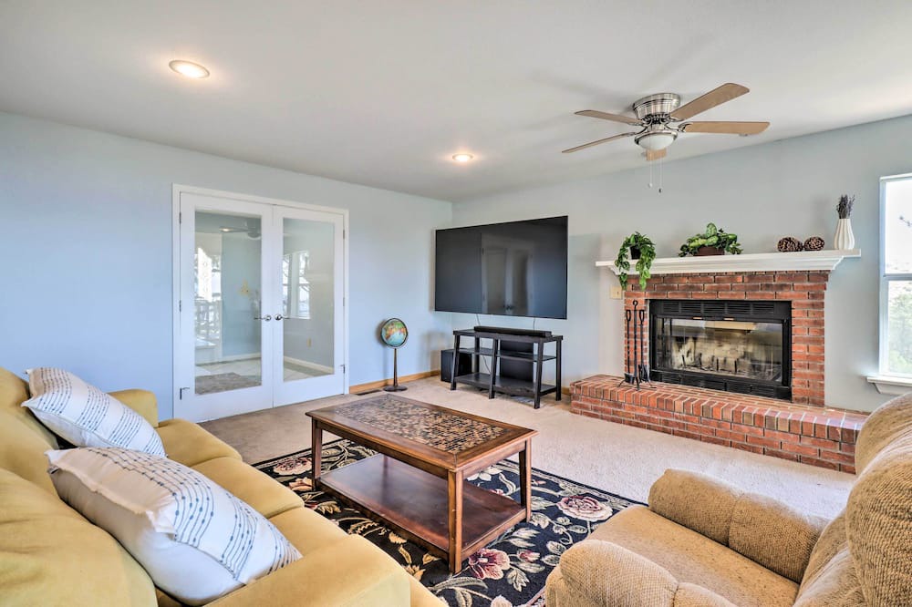 Photo of Livingroom in Carson City