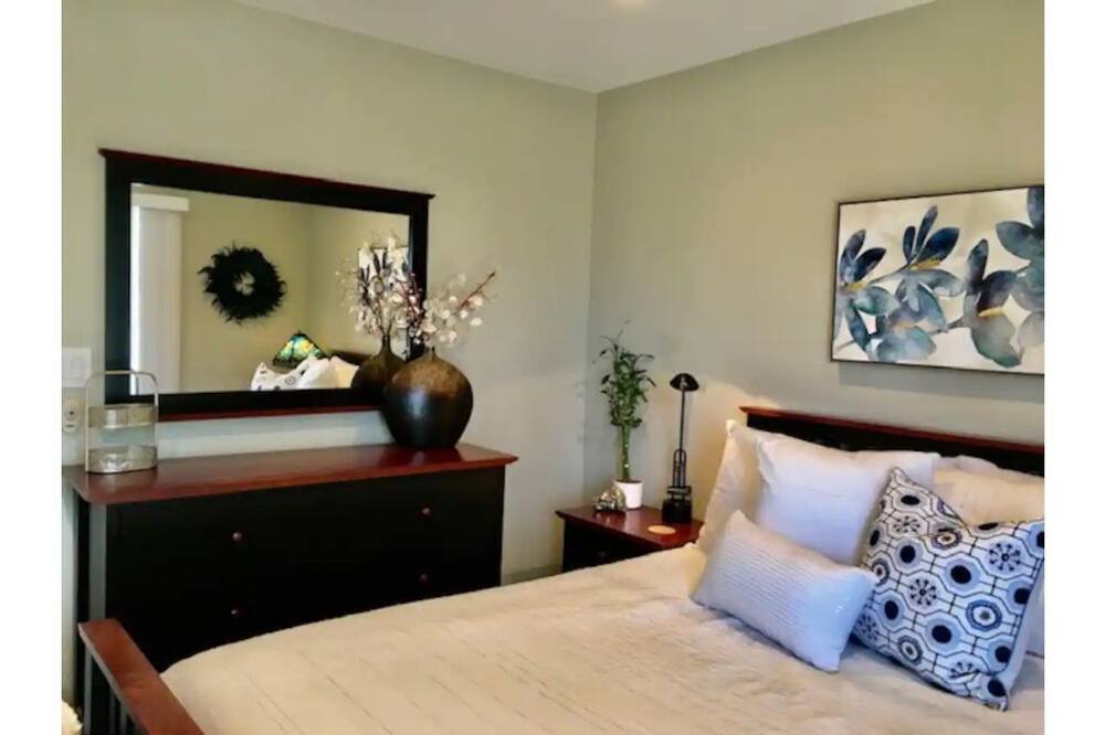 Photo of Bedroom in Johnson Lane