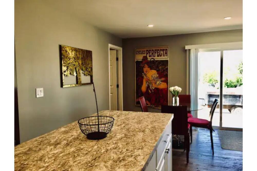 Photo of Bedroom in Johnson Lane