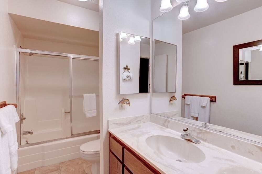 Photo of Bathroom in Plumas Eureka Estates