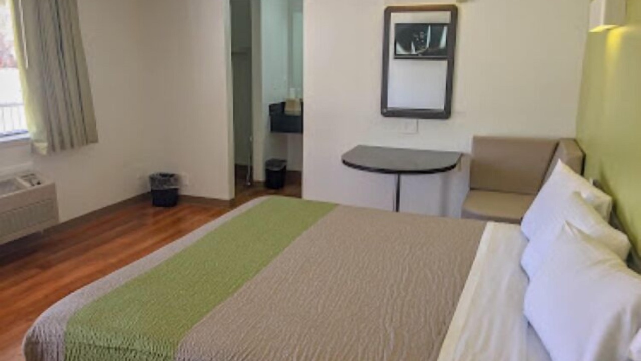 Photo of Bedroom in Hawthorne