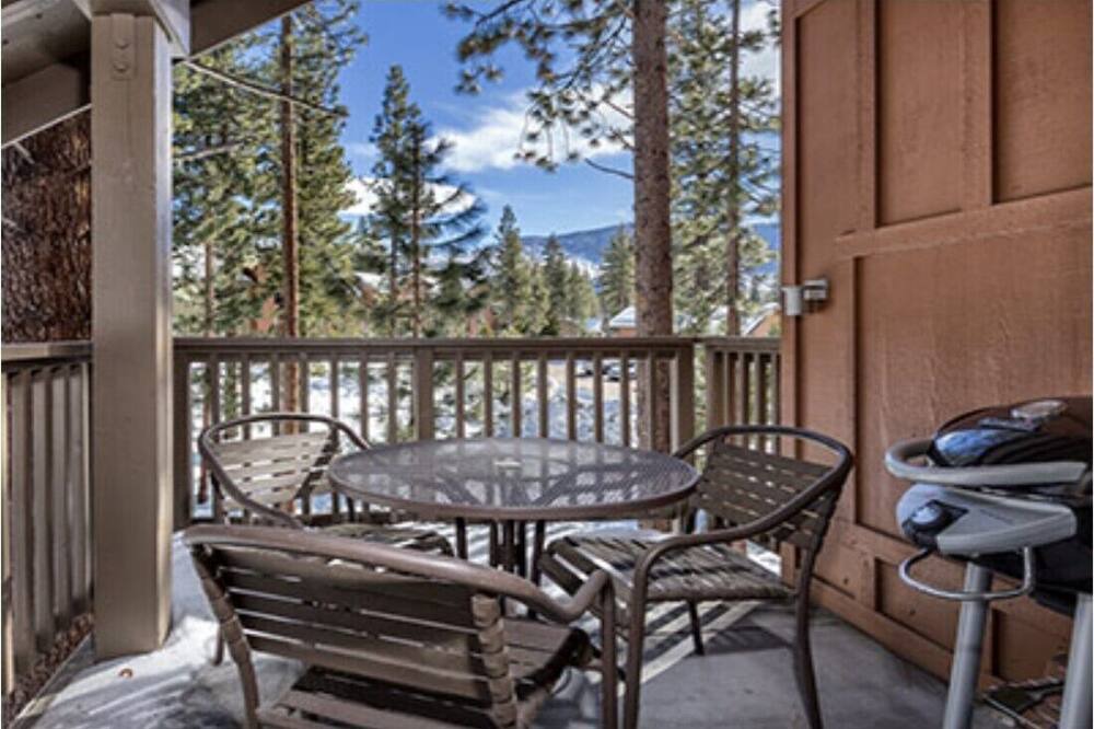 Photo of Patio Balcony in Round Hill Village
