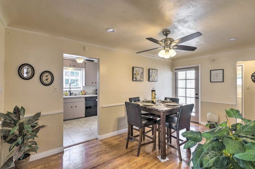 Photo of Livingroom in Bakersfield