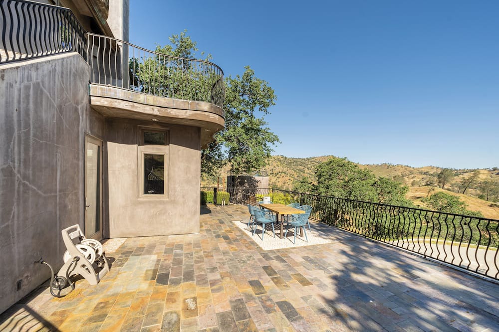 Photo of Patio Balcony in Friant