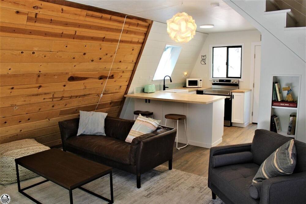 Photo of Livingroom in Cold Springs