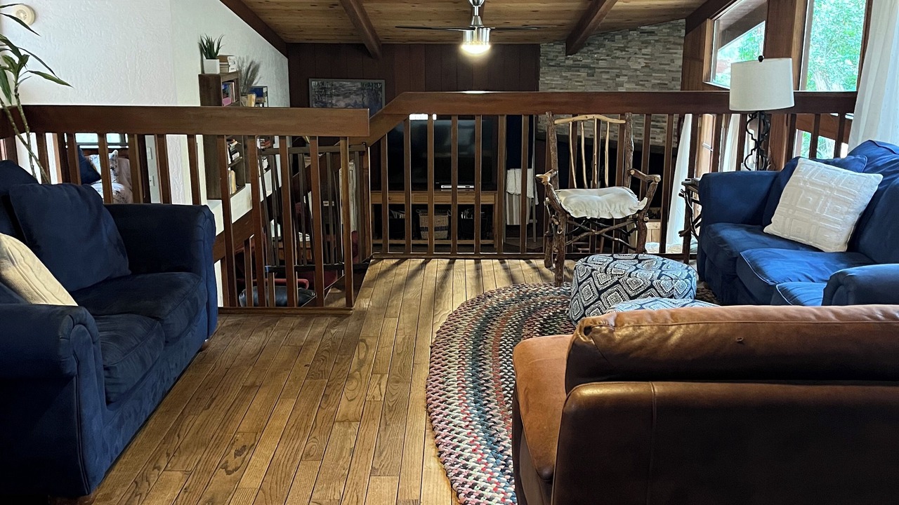 Photo of Livingroom in Day Valley