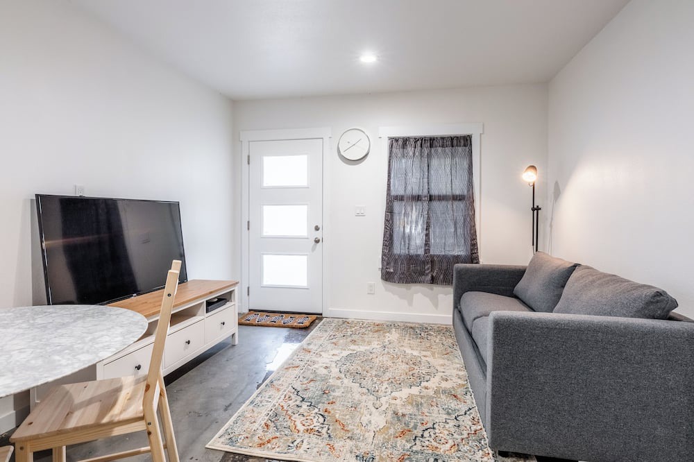 Photo of Livingroom in West Bishop