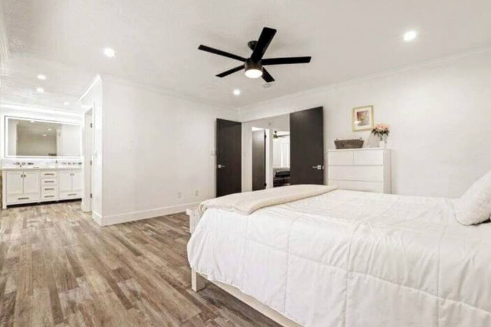 Photo of Bedroom in Modesto