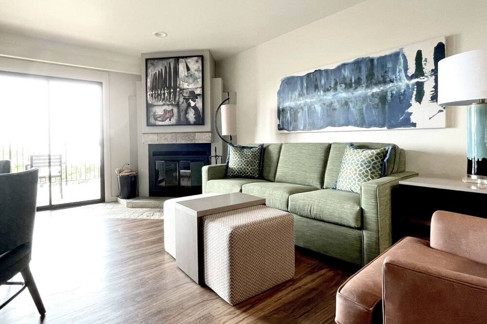 Photo of Livingroom in Carmel Highlands