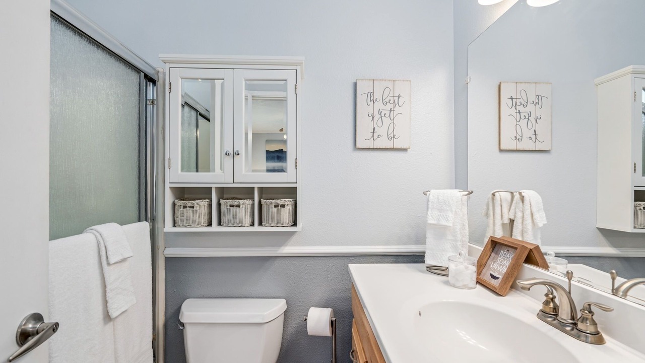 Photo of Bathroom in Groveland