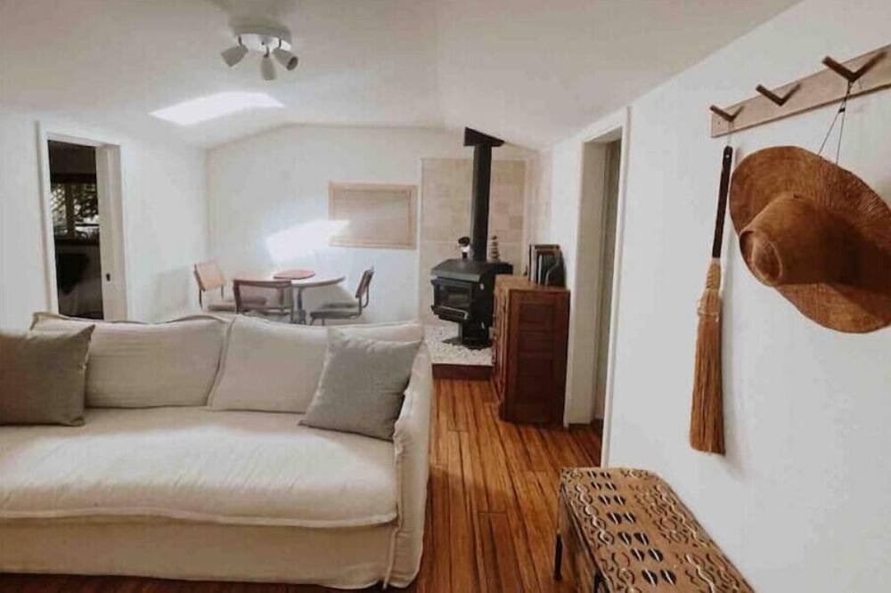 Photo of Livingroom in Felton