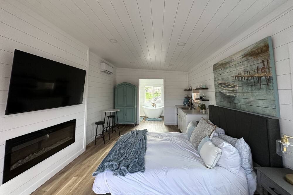 Photo of Bedroom in Springville
