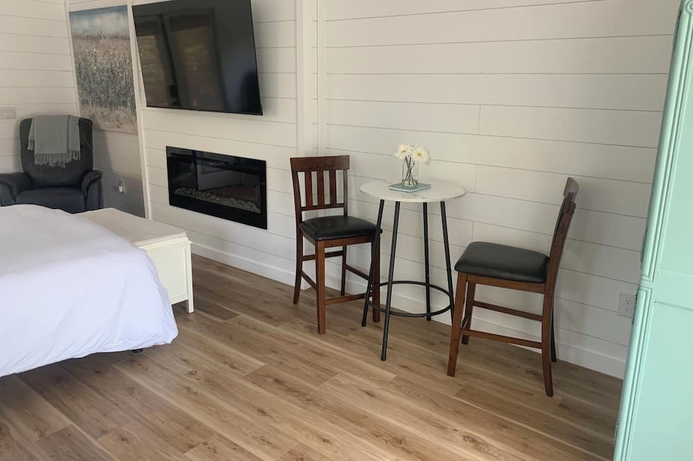 Photo of Bedroom in Springville