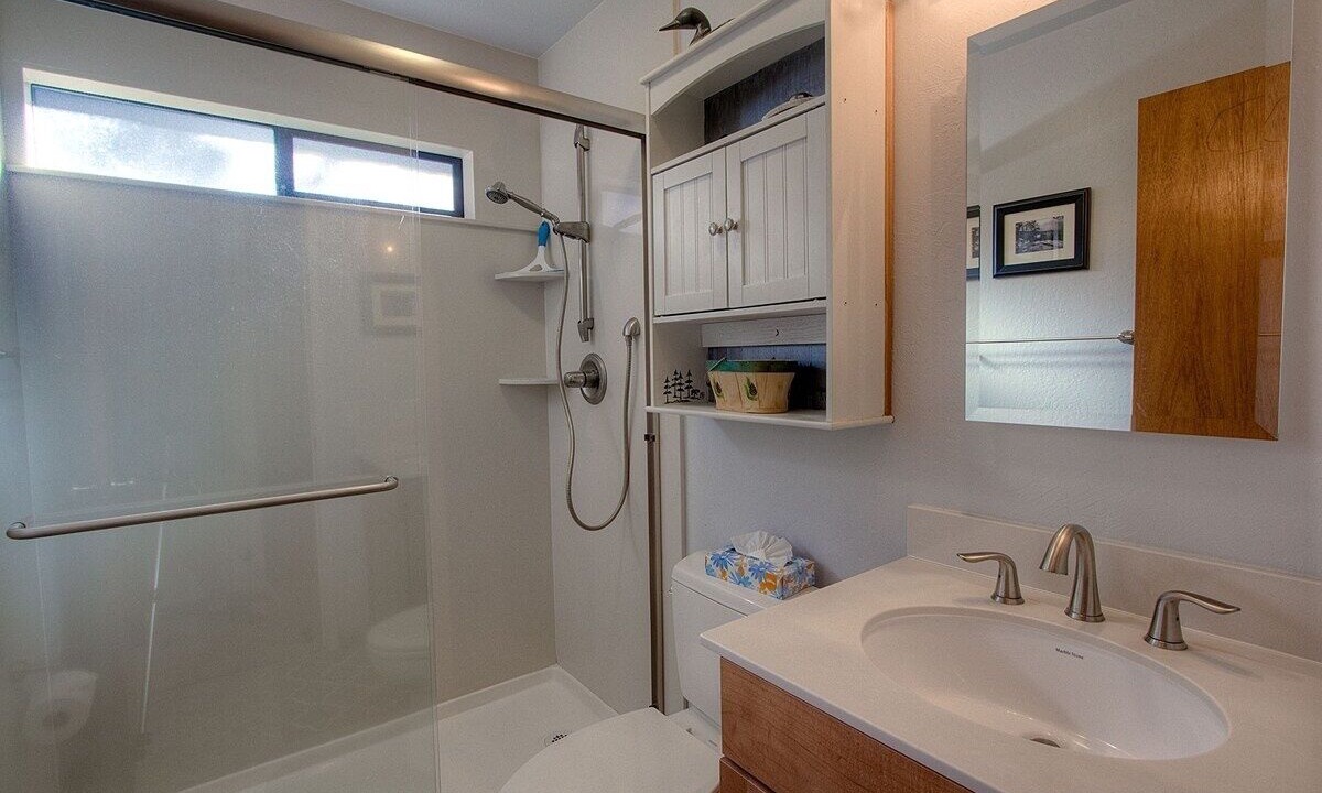 Photo of Bathroom in Al Tahoe
