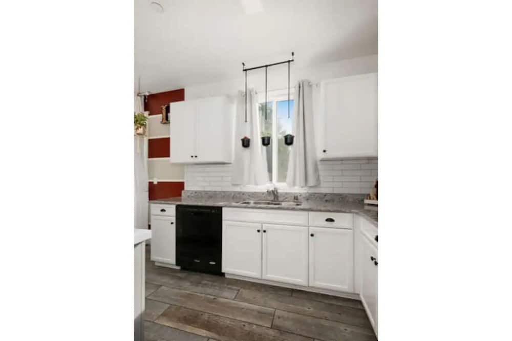 Photo of Kitchen in Roosevelt
