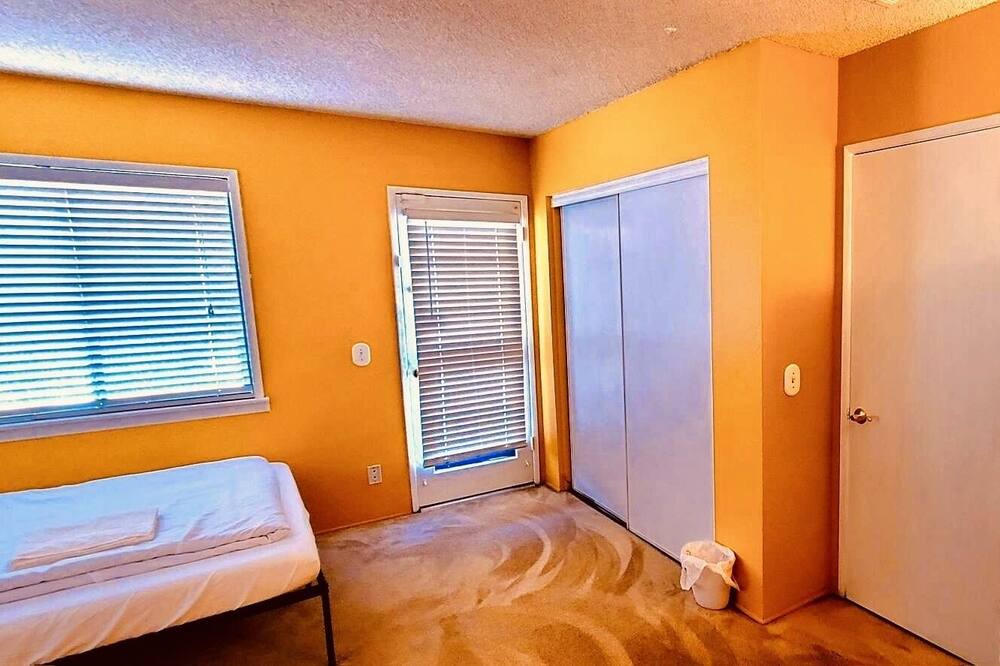 Photo of Bedroom in Ridgecrest