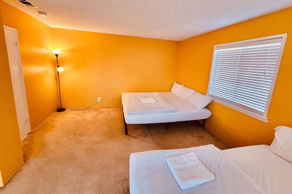 Photo of Bedroom in Ridgecrest