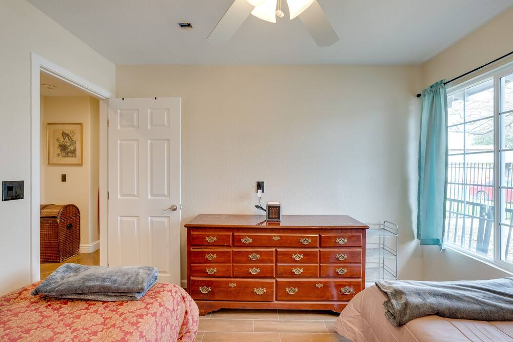 Photo of Bedroom in Florin